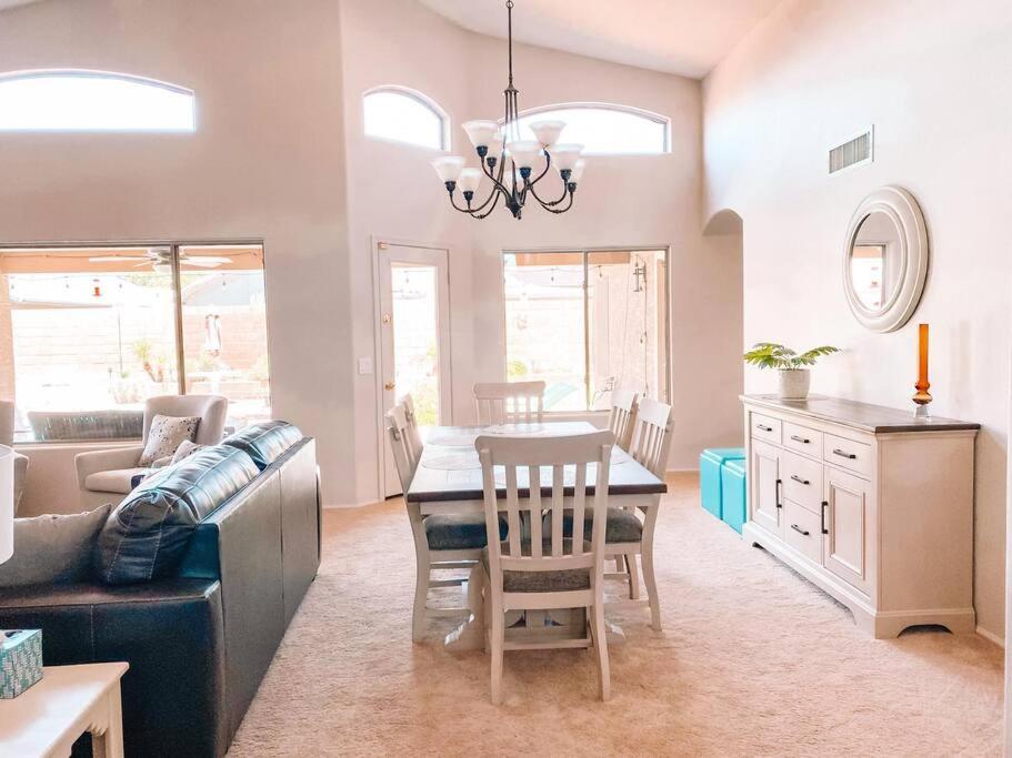 Goodyear Pool Pet Friendly - Housity