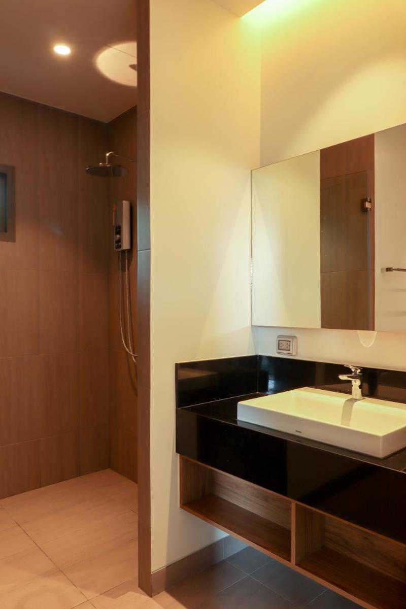 Shambhala grand villa by Cozy Lake - Housity