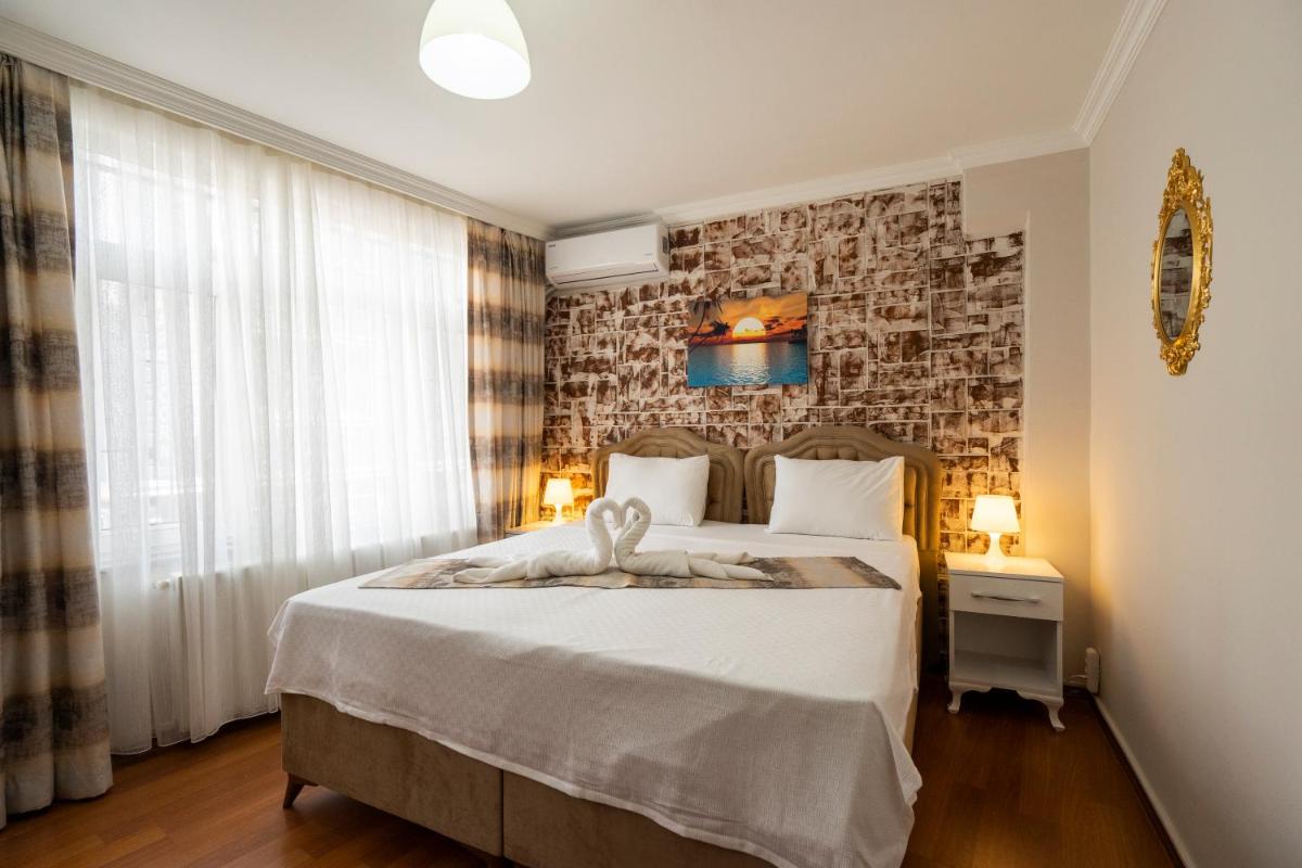 Blue Mosq- Three Storey Detached Villa - Housity