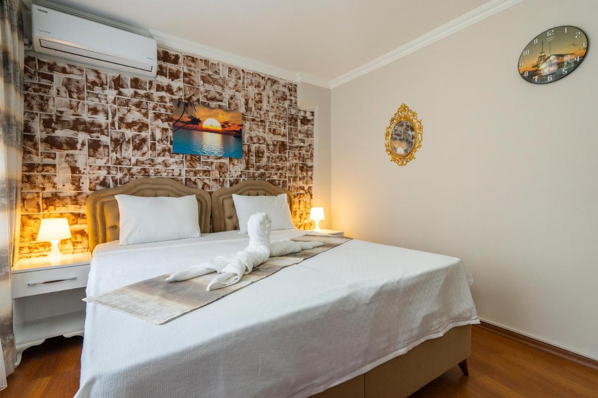 Blue Mosq- Three Storey Detached Villa - Housity
