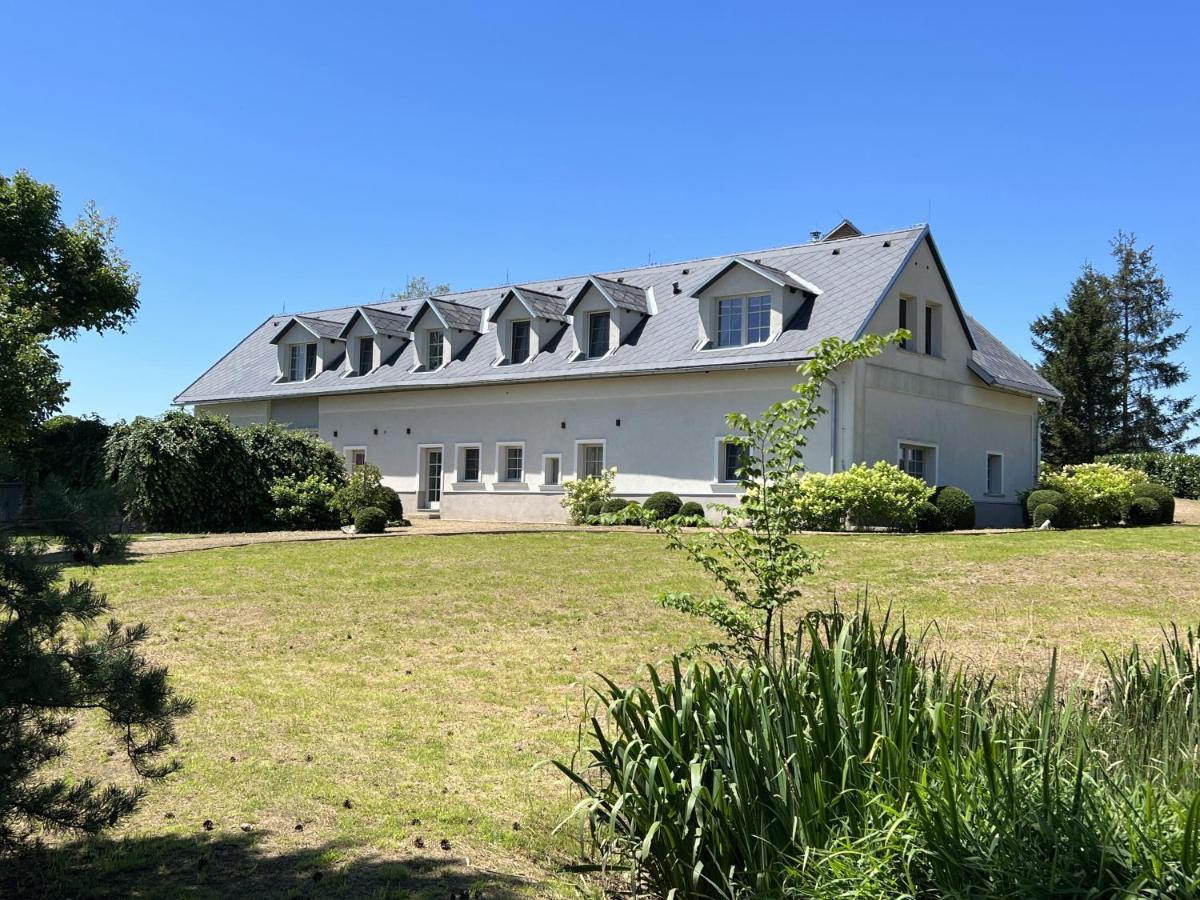 Šťastná Samota - Housity