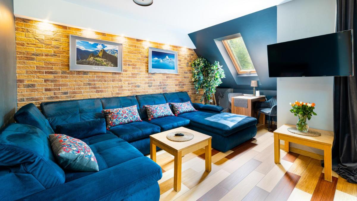 Komuny Paryskiej, Sun & Snow - Housity