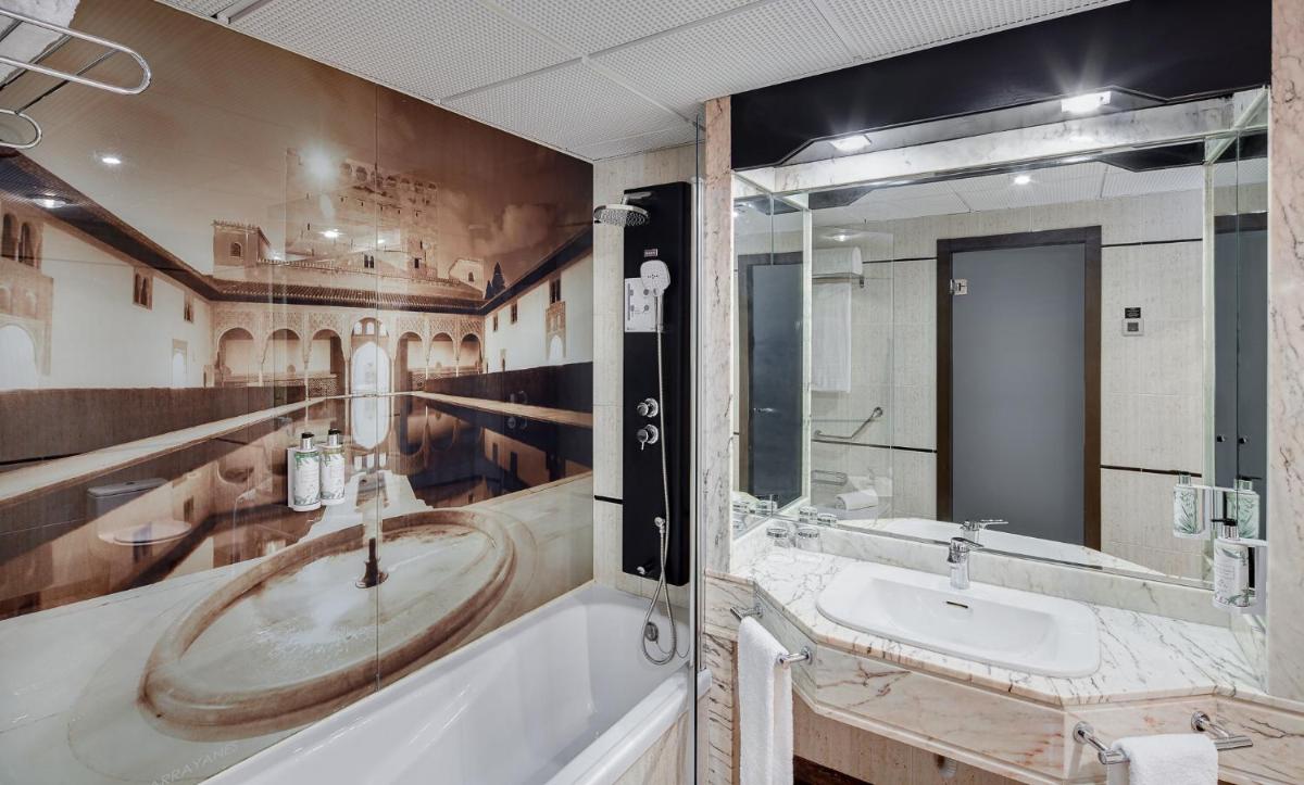 Un baño de Gran Hotel Luna de Granada