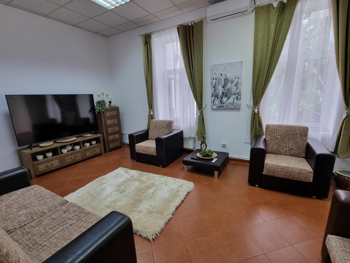 Central Park Apartments - Housity