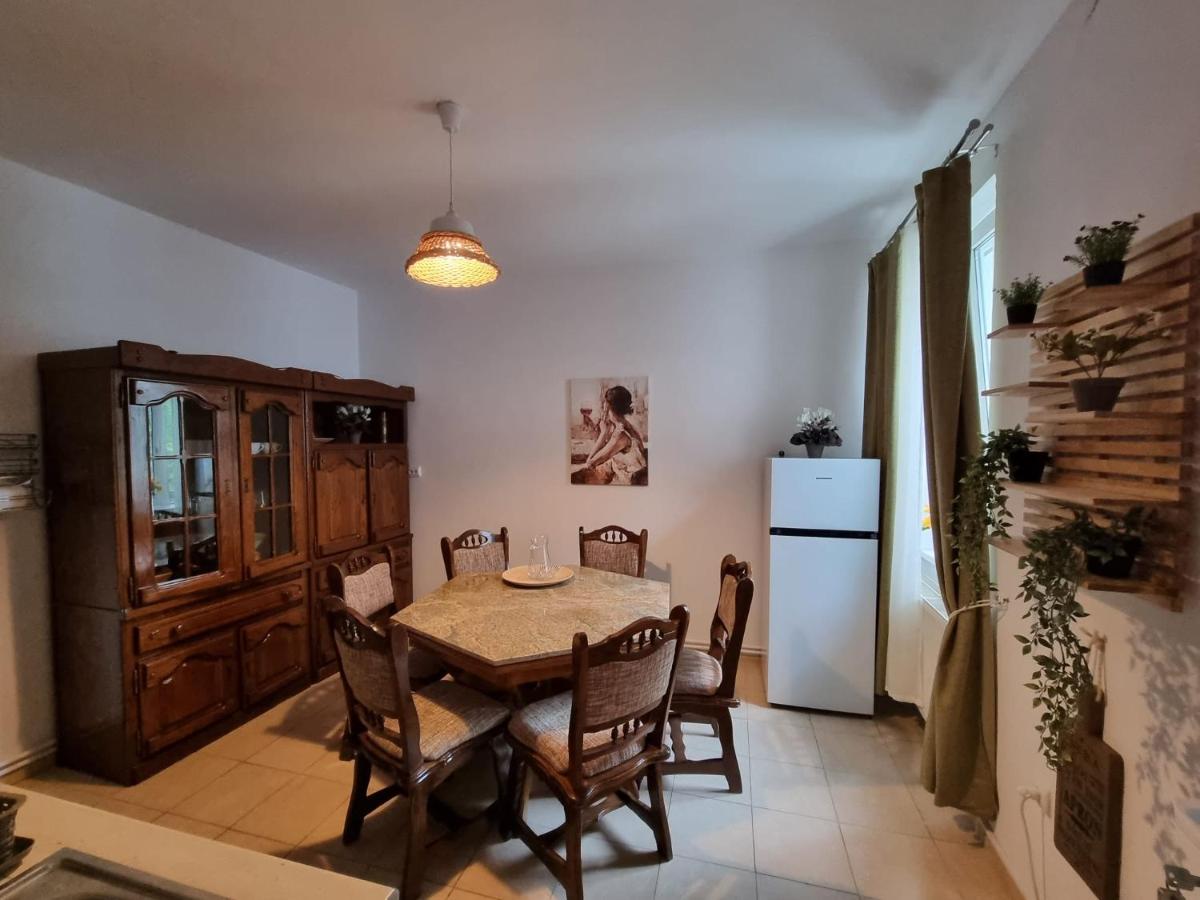 Central Park Apartments - Housity