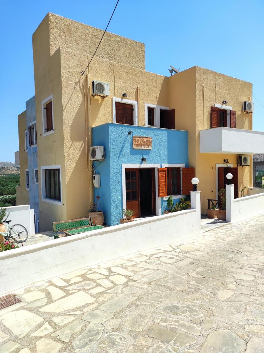 Philoxenia Rooms - Housity