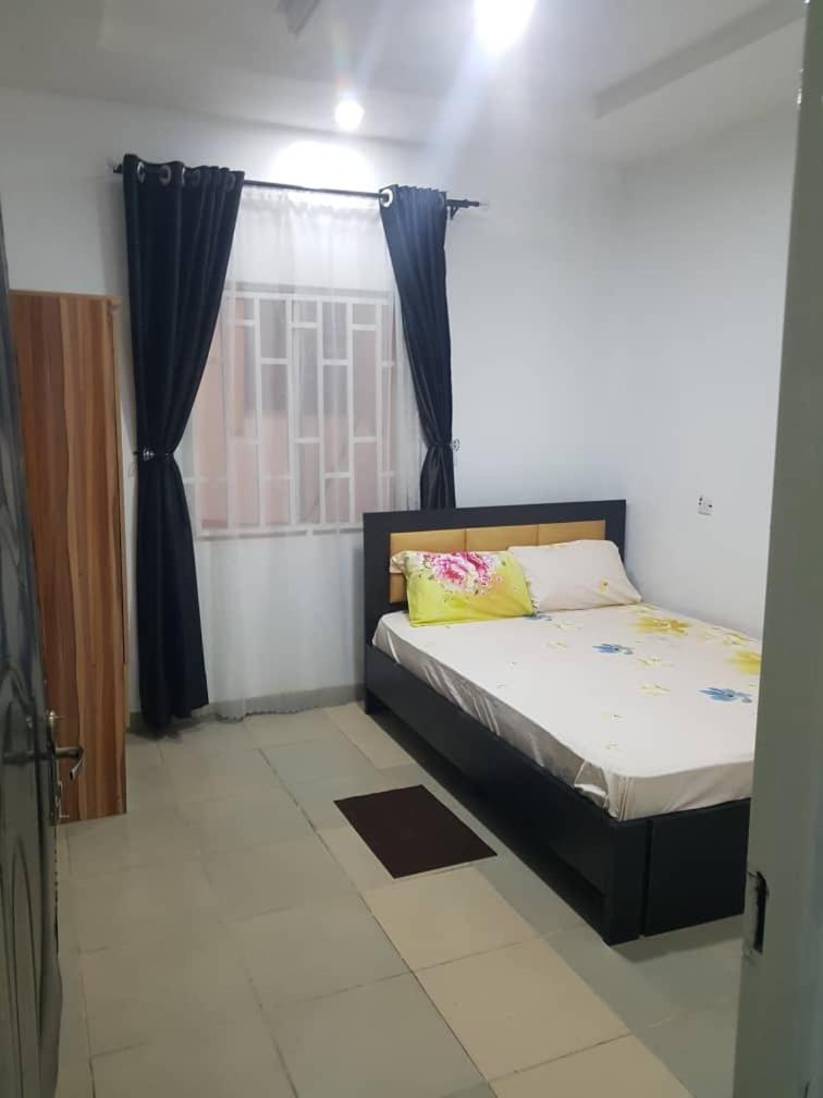 - - Housity