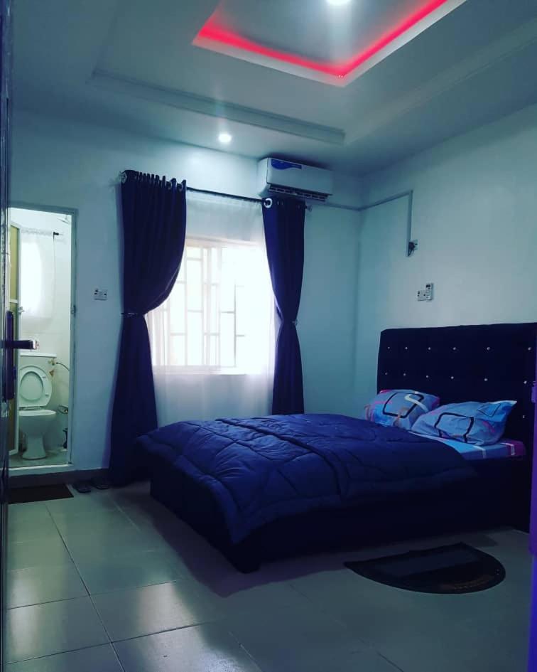 - - Housity