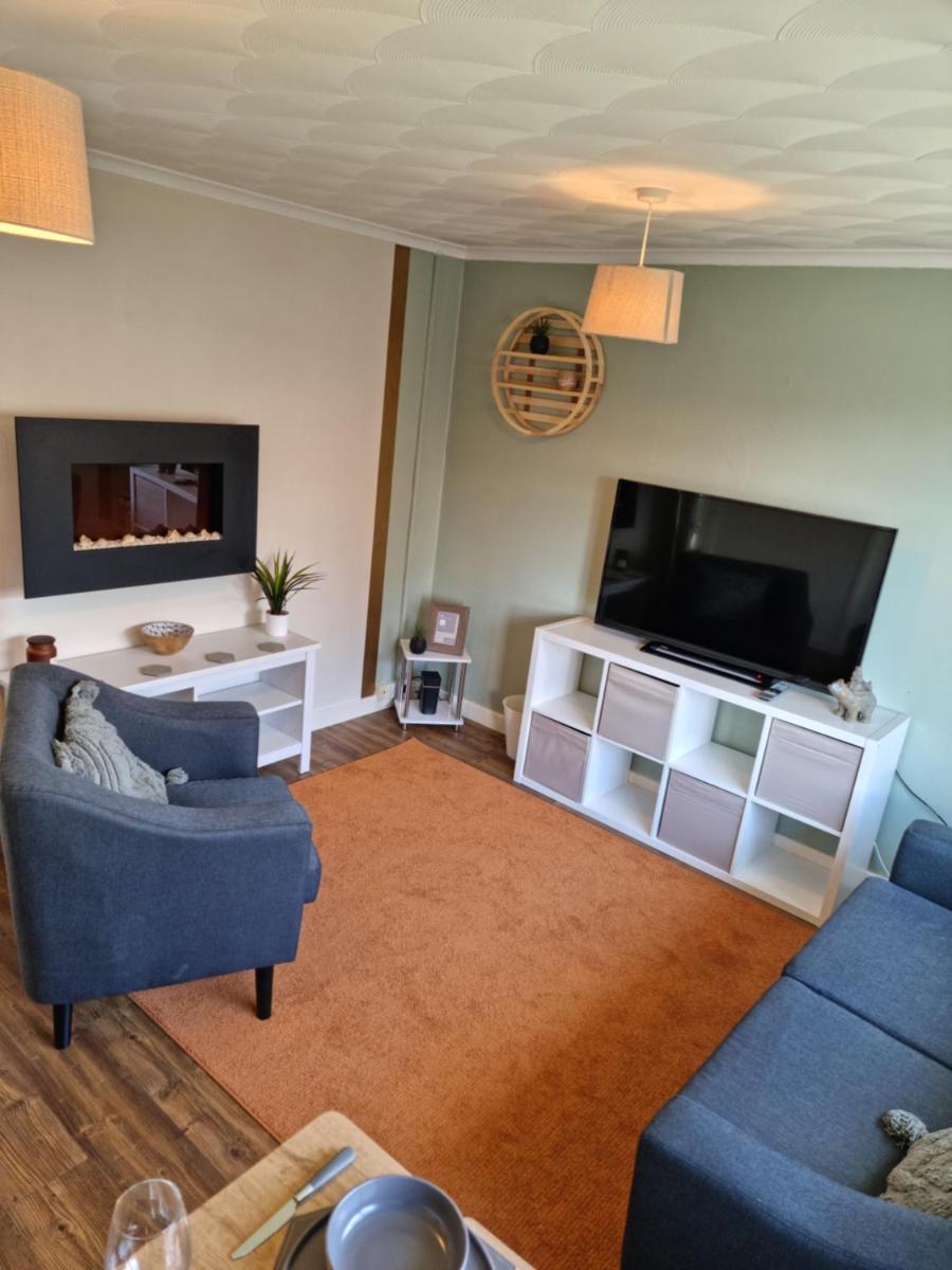 Suitetrails - Lovely 2 bedroom serviced apartment with parking