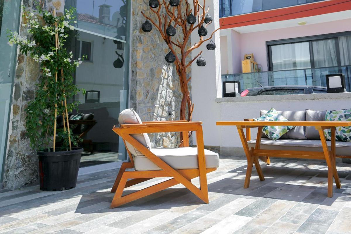 Dali Boutique Hotel - Housity