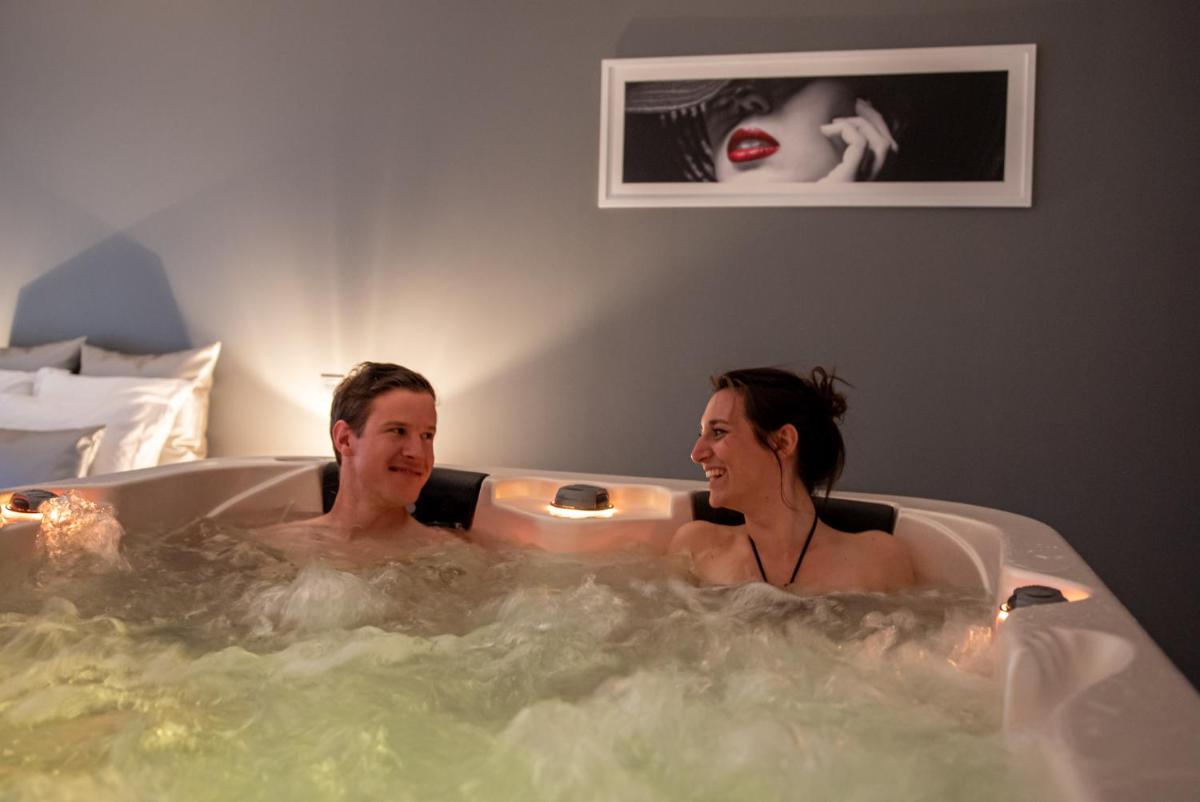 Loft avec jacuzzi privatif entre Lyon et Grenoble - Housity