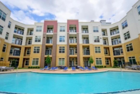 WALK TO NRG-CITY VIEW BALCONY- FREE PARKING-2bdrm near NRG-Med Center-Galleria-Downtown - Housity