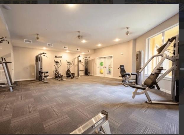 WALK TO NRG-CITY VIEW BALCONY- FREE PARKING-2bdrm near NRG-Med Center-Galleria-Downtown - Housity