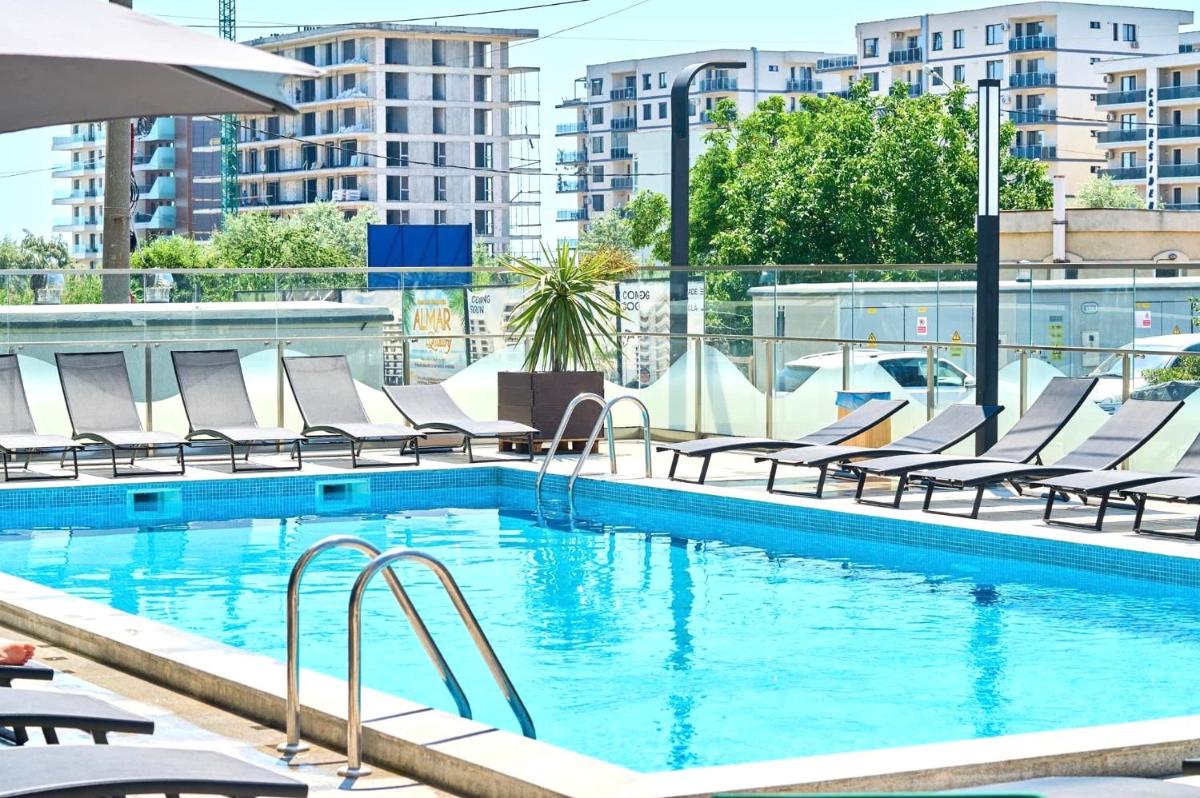 Dominic 2 beds 1 sofa parking pool apartament by Alezzi Nord10 - Housity