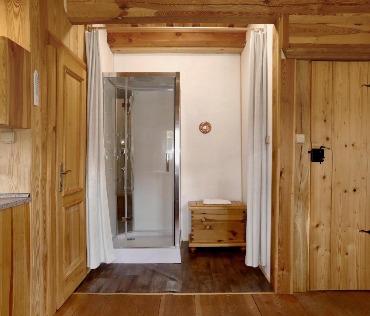 Letní byt ve skanzenu - Housity