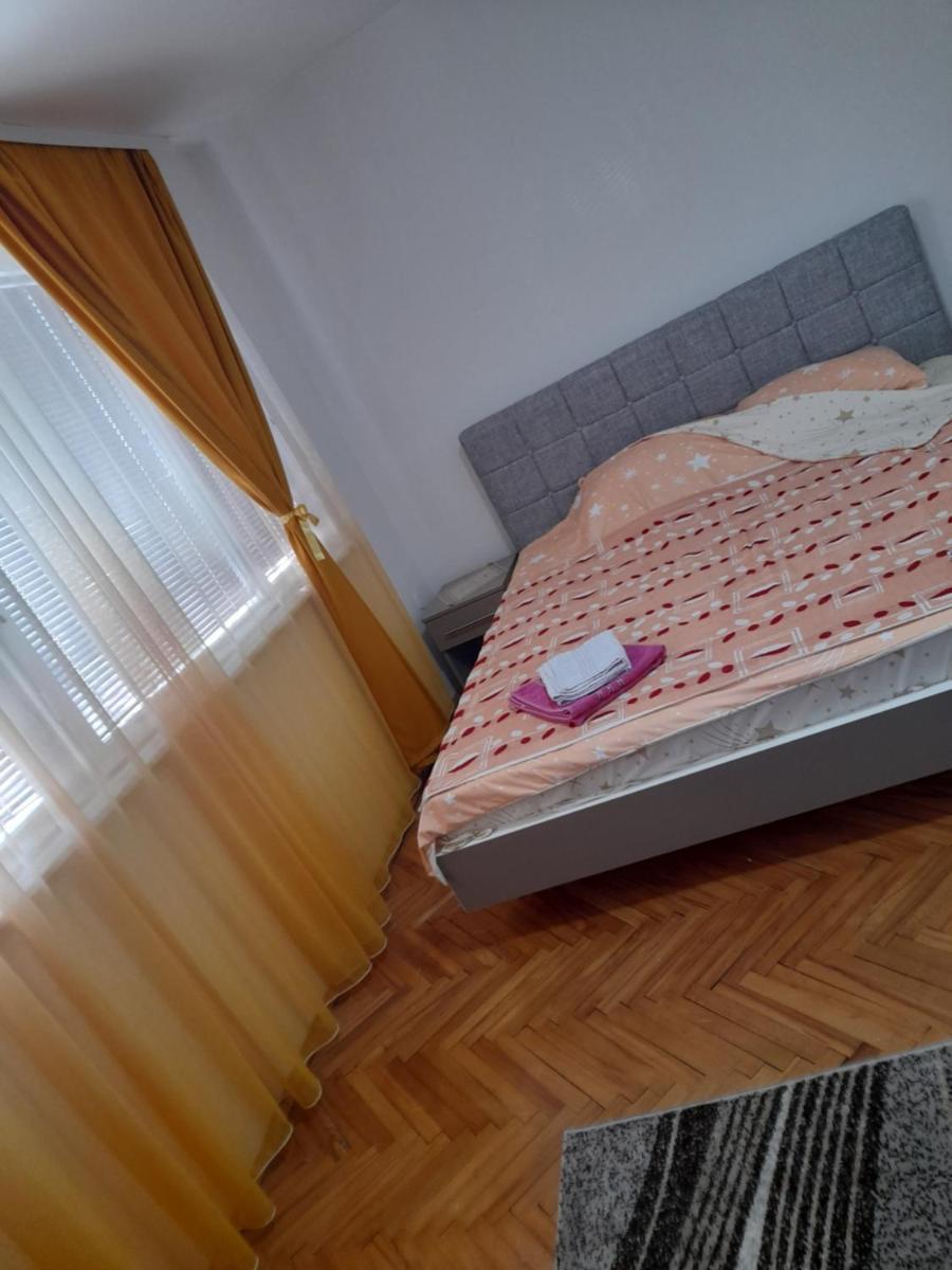 Lala - Housity
