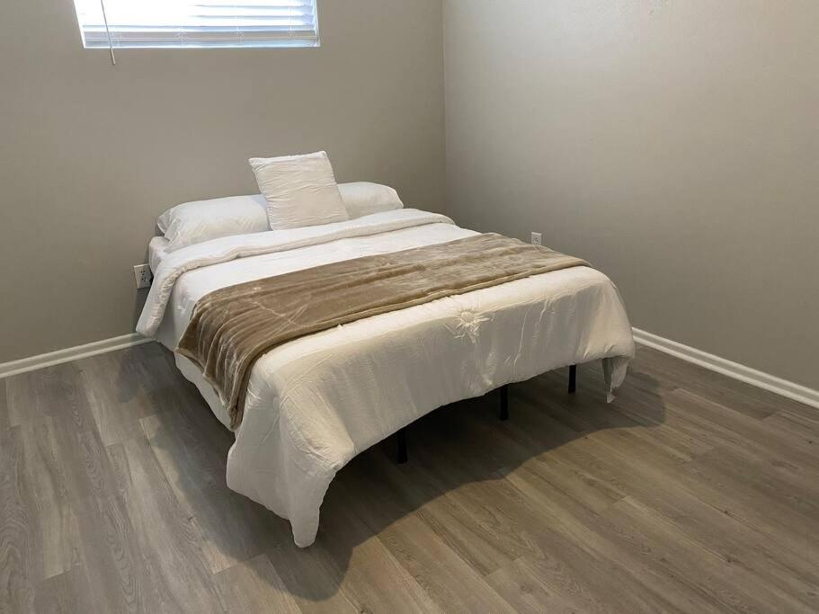 Enjoy 4bd Central home, great for Palo Duró Canyon - Housity