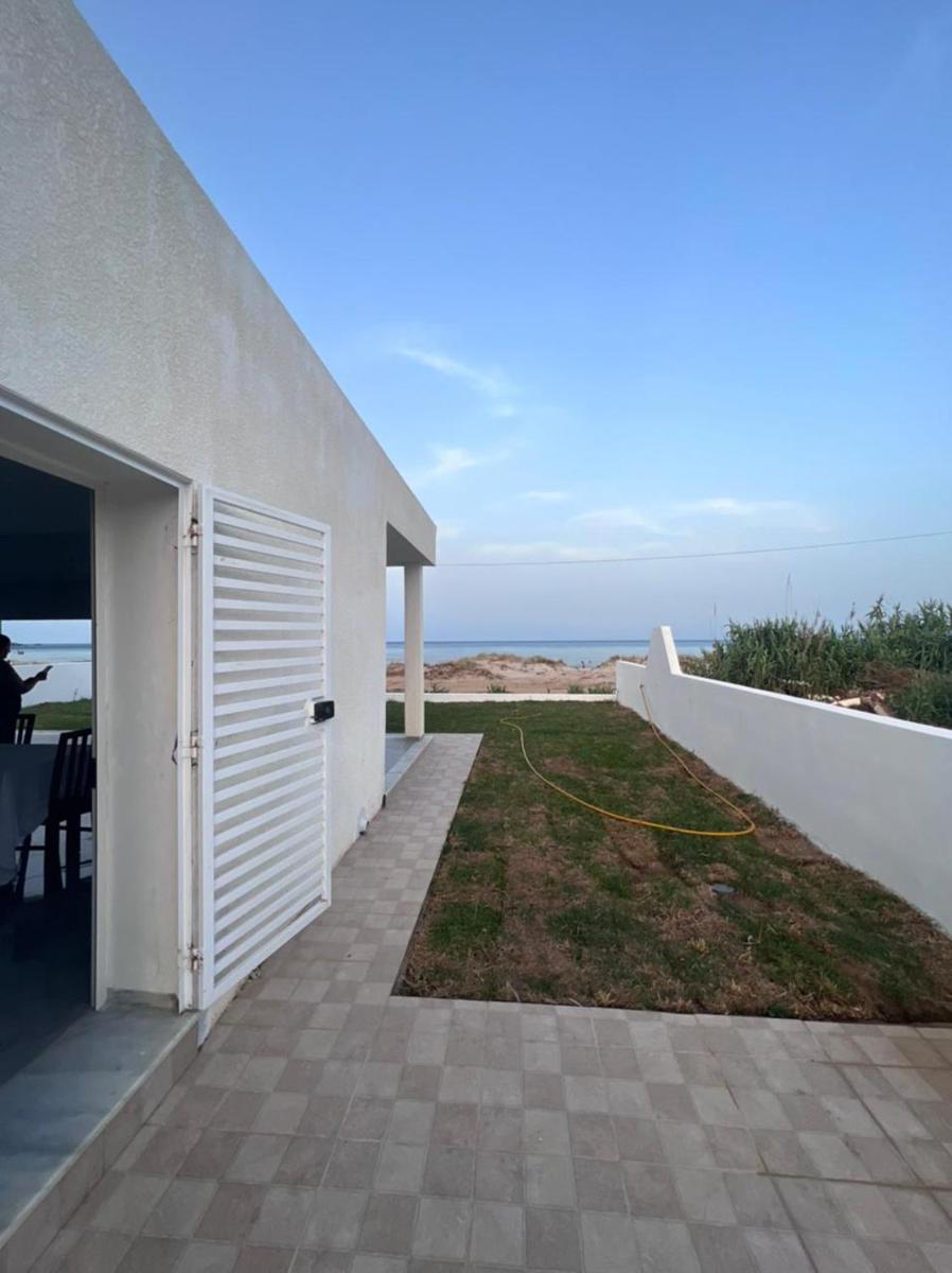 Charmante villa pied dans l'eau - Housity