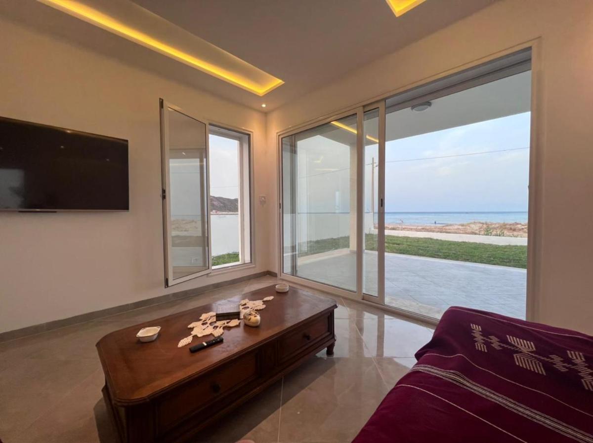 Charmante villa pied dans l'eau - Housity