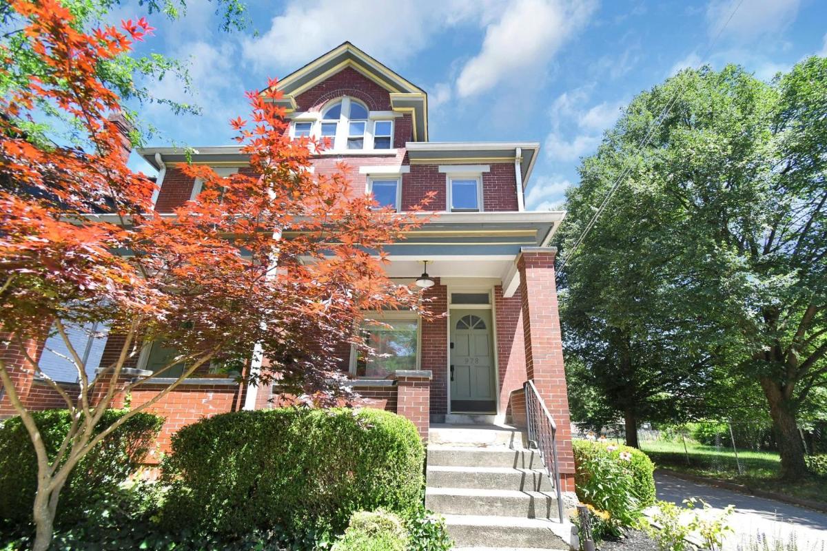 Modern Boho Stylish 1BR Near DT on Historic Street - Housity