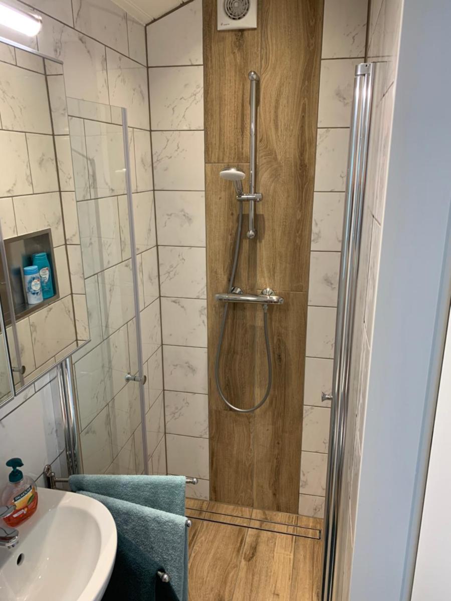 Tinyhouse Scheveningen beach FREE gated parking - Housity