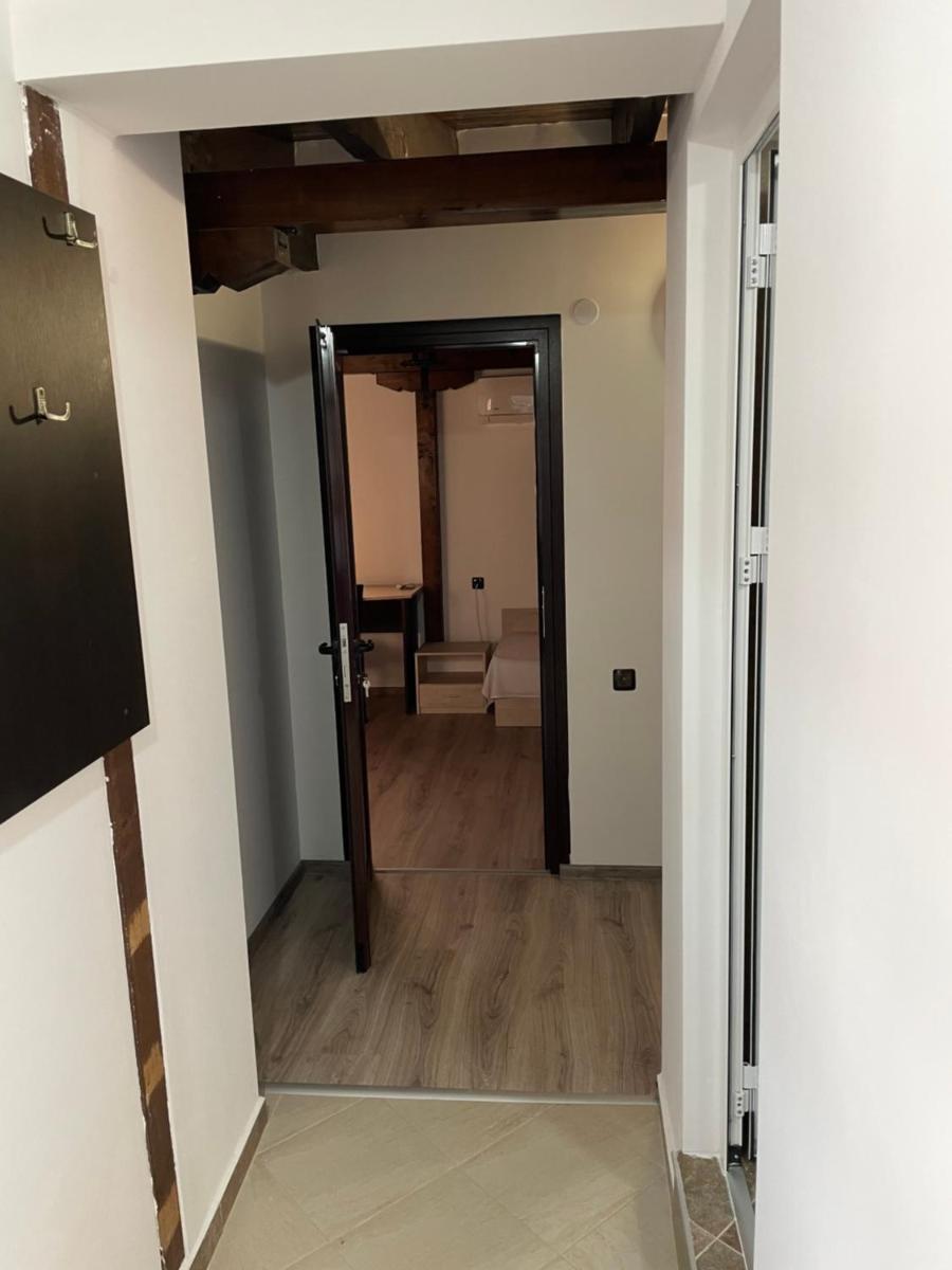 Apart Uzunov-3 - Housity