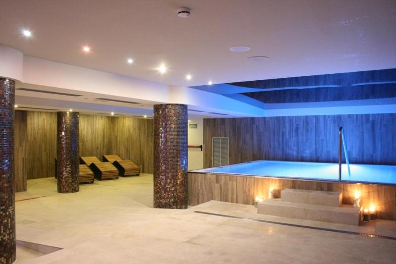 Piscina en o cerca de Hotel & Spa Real Villa Anayet