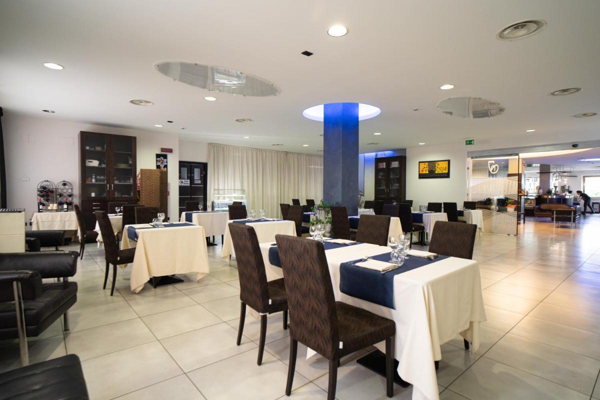 Hotel Insteia - Housity