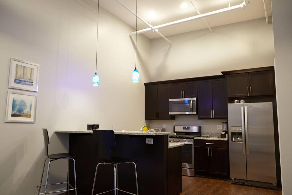 Quality Hill 1BR Loft in Historic Building - Housity