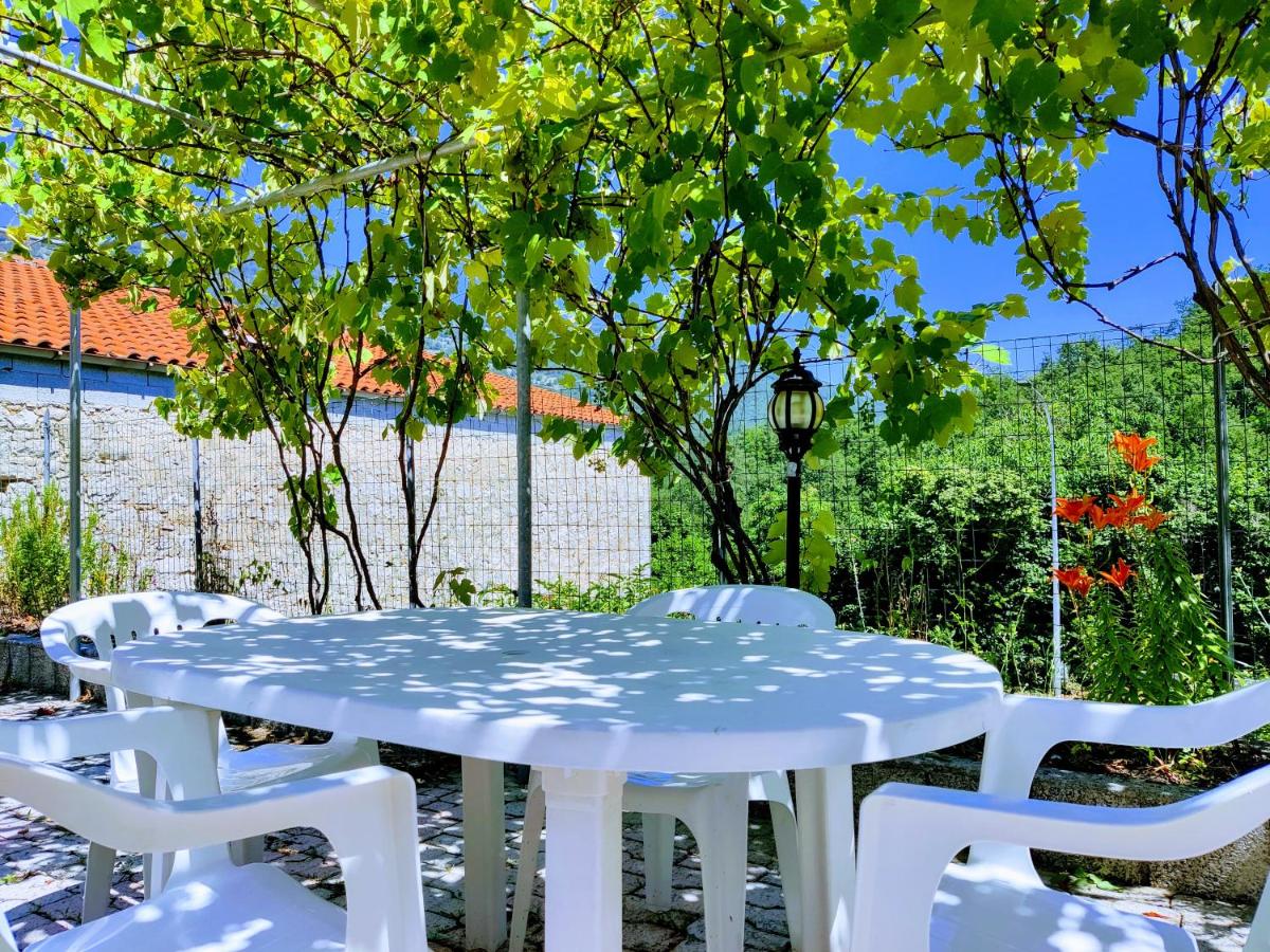 Casa rustica con terrazza e barbecue - Housity