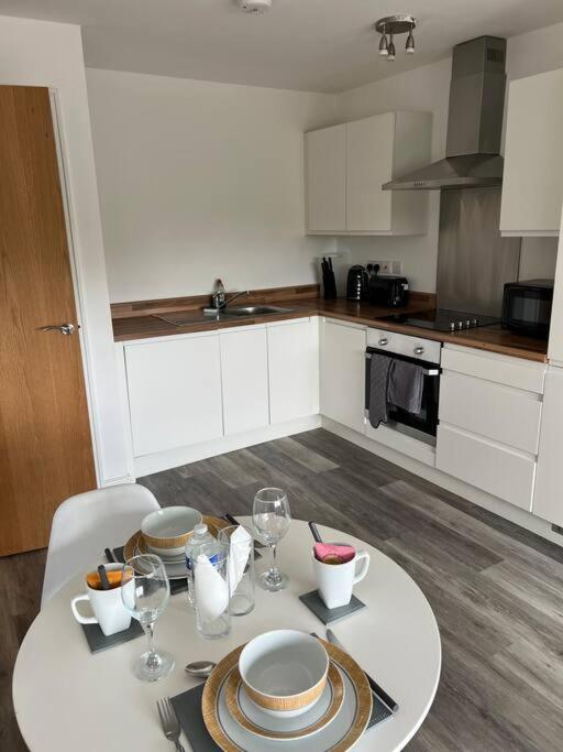 #0602 One Bedroom Serviced Apartment-Free Parking - Housity