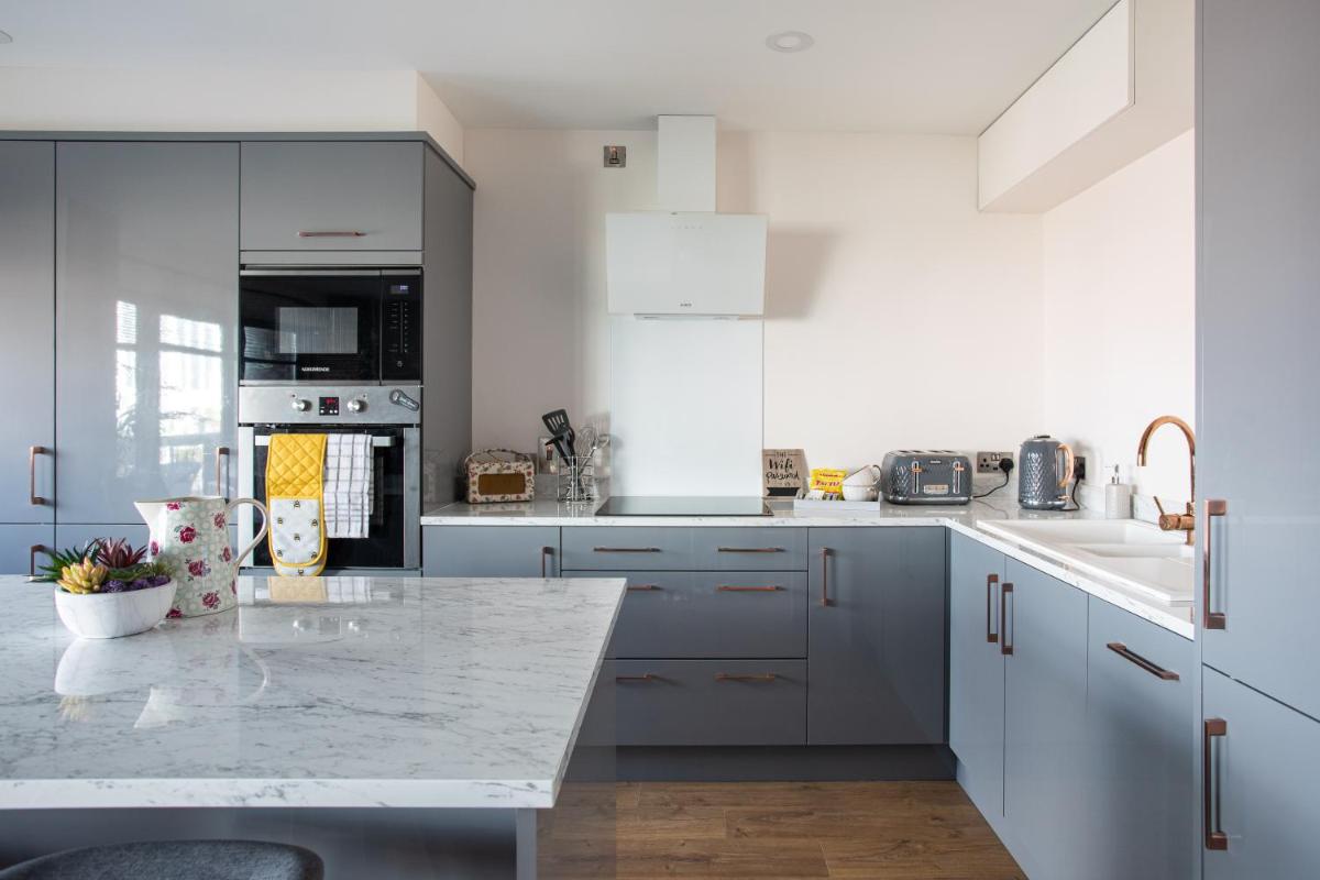 New Lisburn Road Apartment - Free Parking - Housity