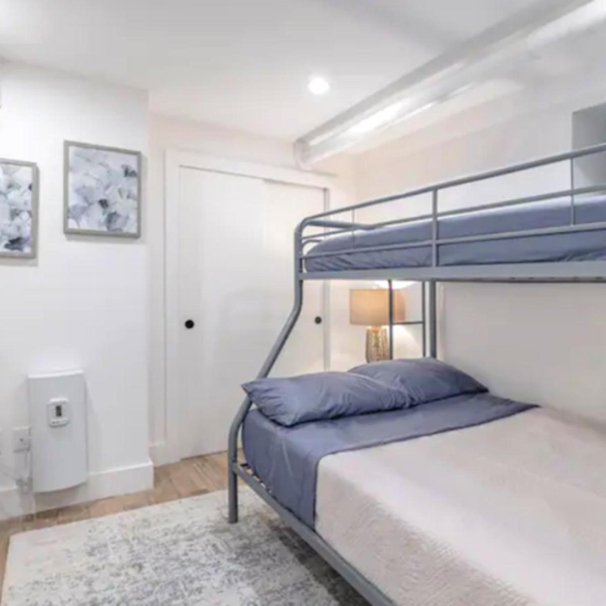 Suitetrails - Modern Holiday Apartment with Strategic Location in New York