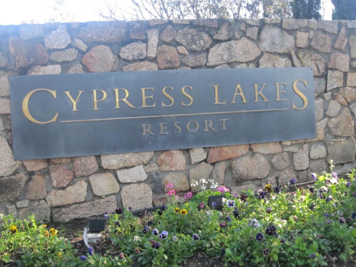 Suitetrails - 1 bedroom Executive Villa located within Cypress Lakes
