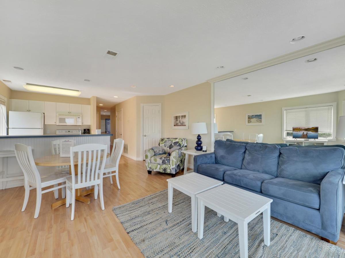 Beach Room 220 - Housity