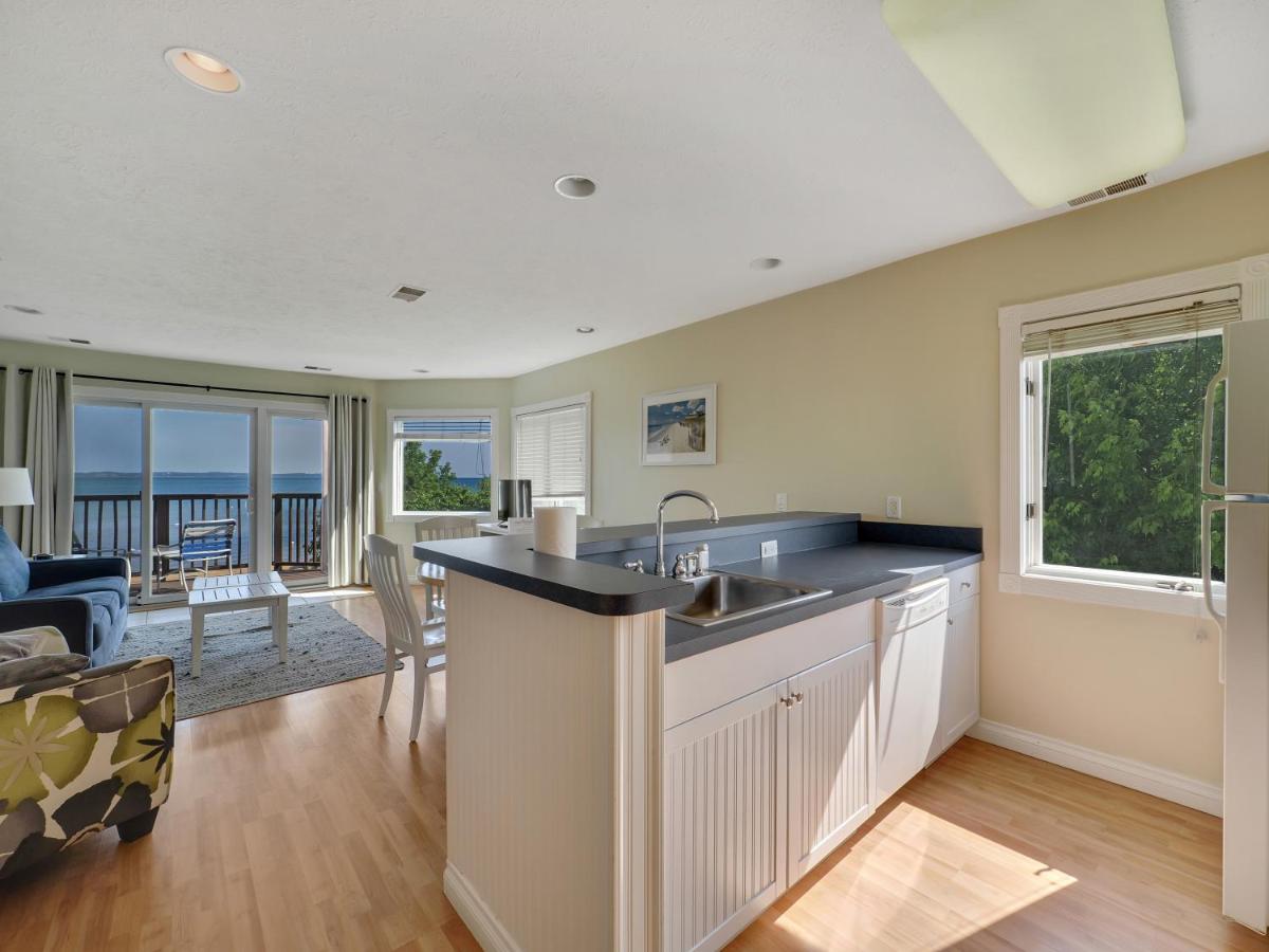 Beach Room 220 - Housity