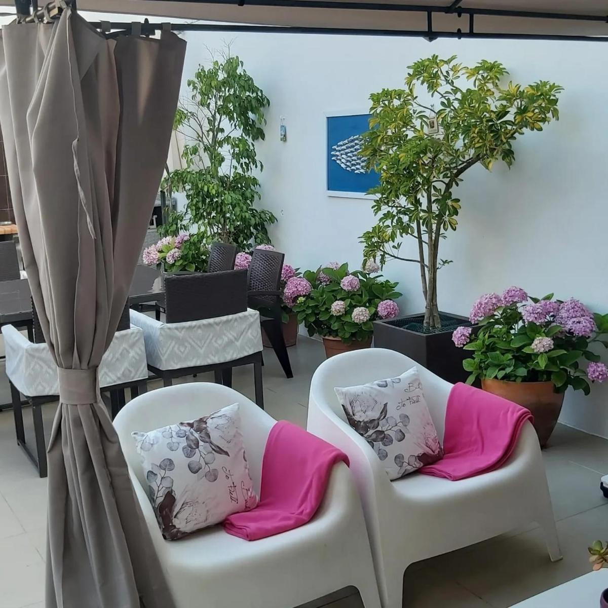 Jose & Ester House - Housity