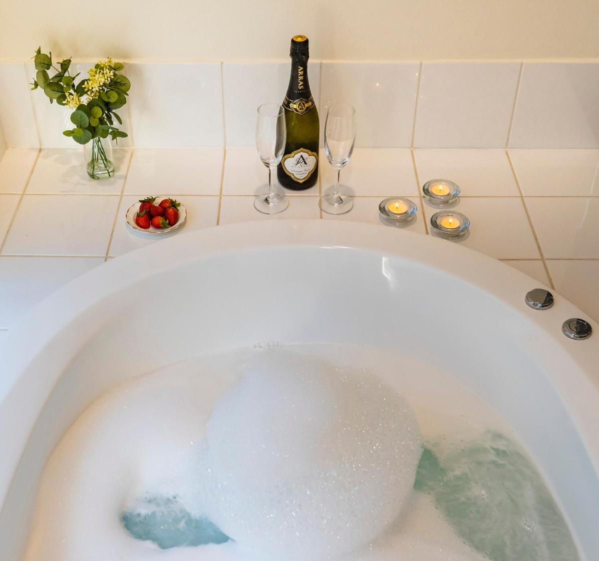 Seaview and Spa at Torbay - Housity