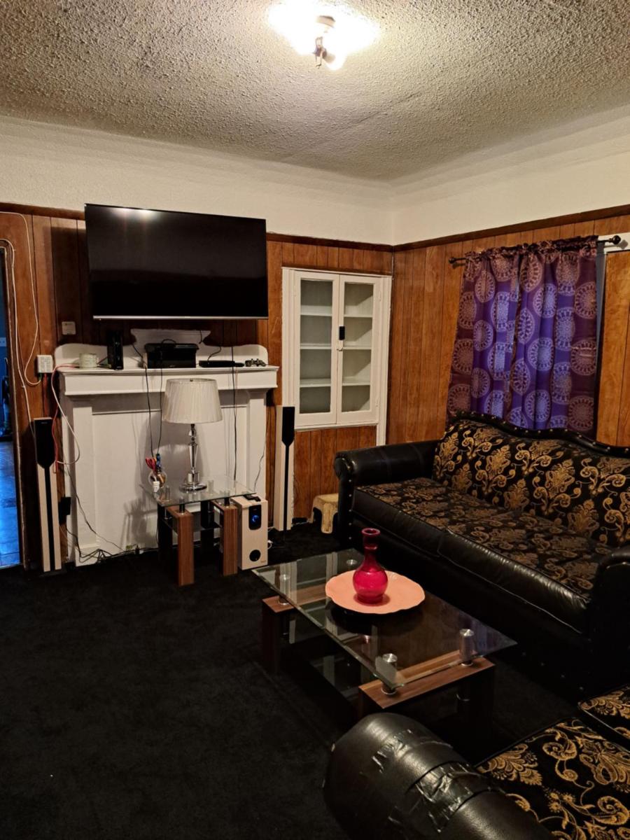 2 bedroom home near Downtown LA - Housity