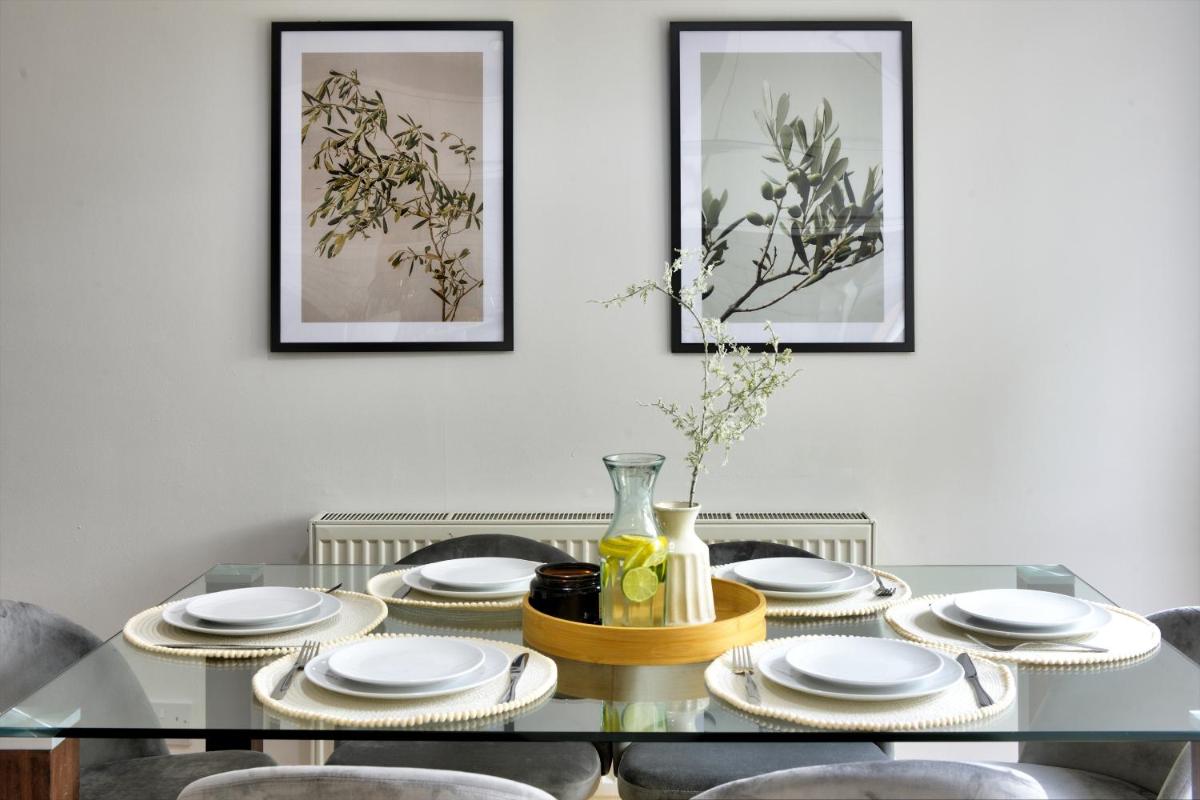 COPY The Bernstein House - Housity