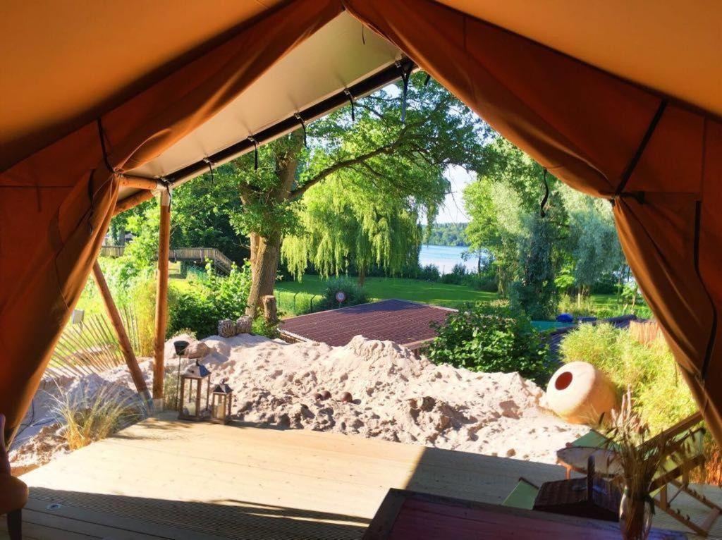 Great-Lake-Lodge-Spektakulaerer-Glampingurlaub-am-Grossensee - Housity