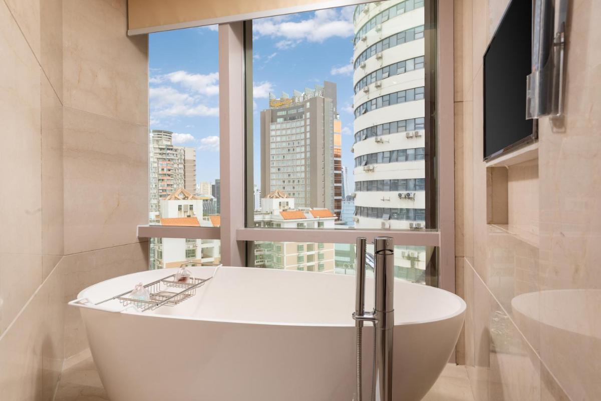 Zhuhai Longzhuda International Hotel - Housity