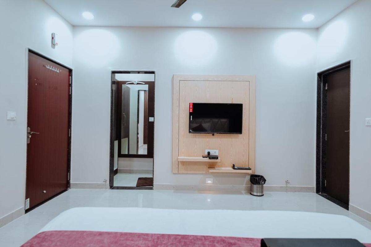 Bajaj's Karwan Inn - Housity