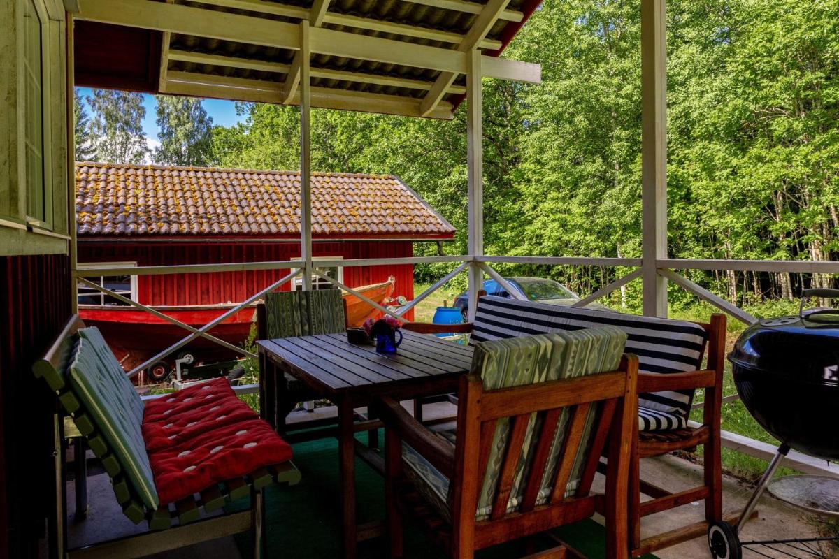 Super cozy cottage in Sunnaryd on the east side of lake Bolmen - Housity