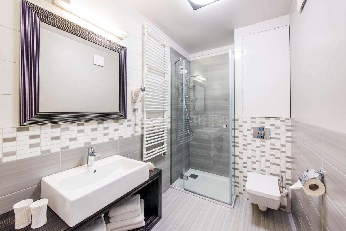 Centrum Superior Suites - Housity