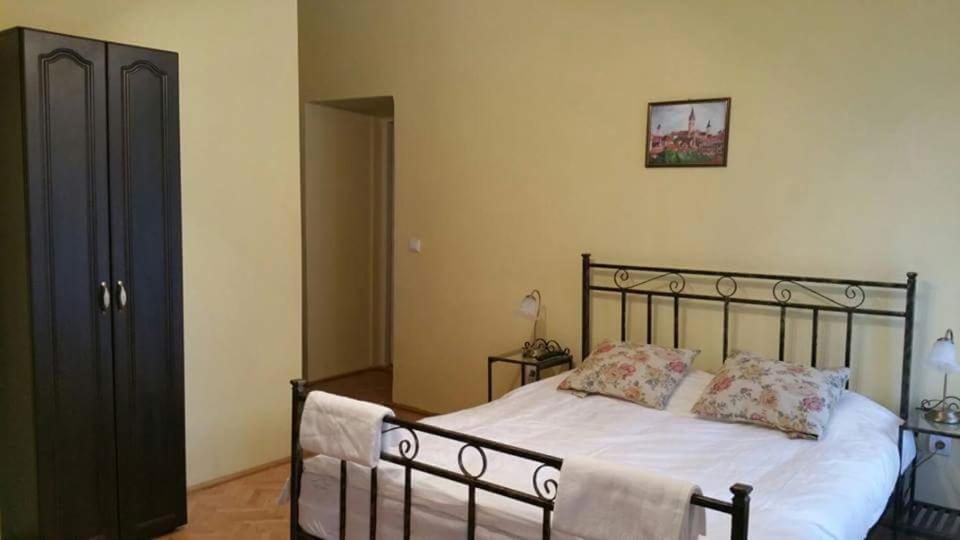 Central Square Studios - Housity