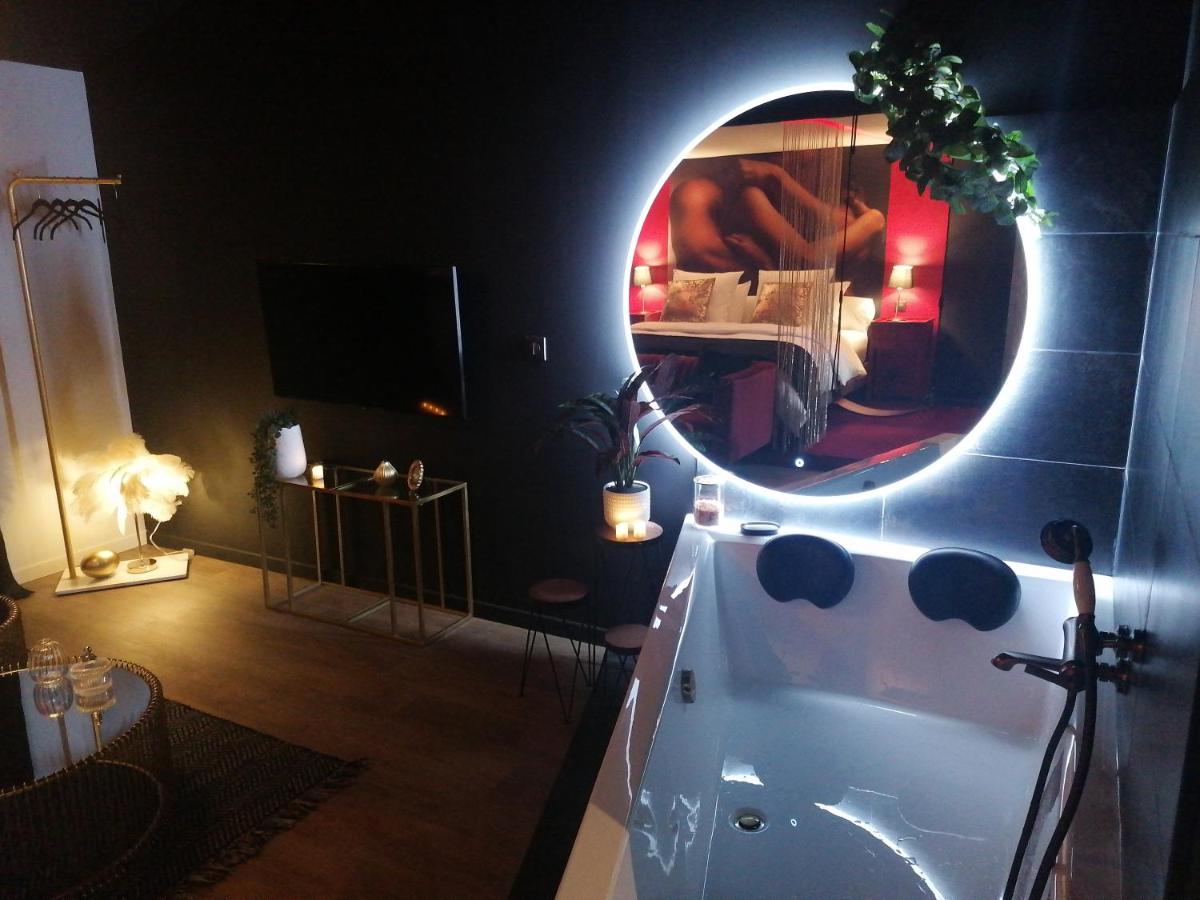 Suite Gatsby - balançoire et baignoire duo - Luxe et charme - climatisation - Housity