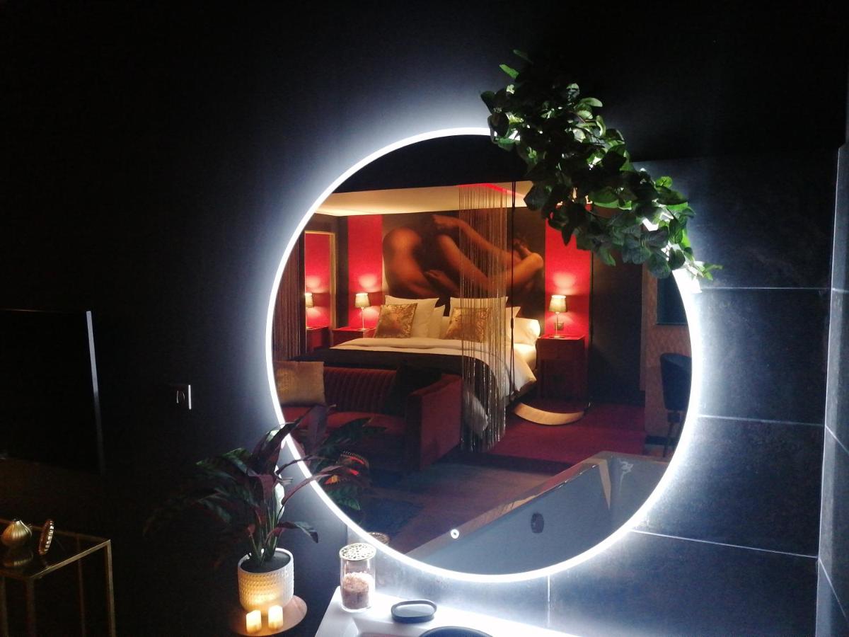 Suite Gatsby - balançoire et baignoire duo - Luxe et charme - climatisation - Housity