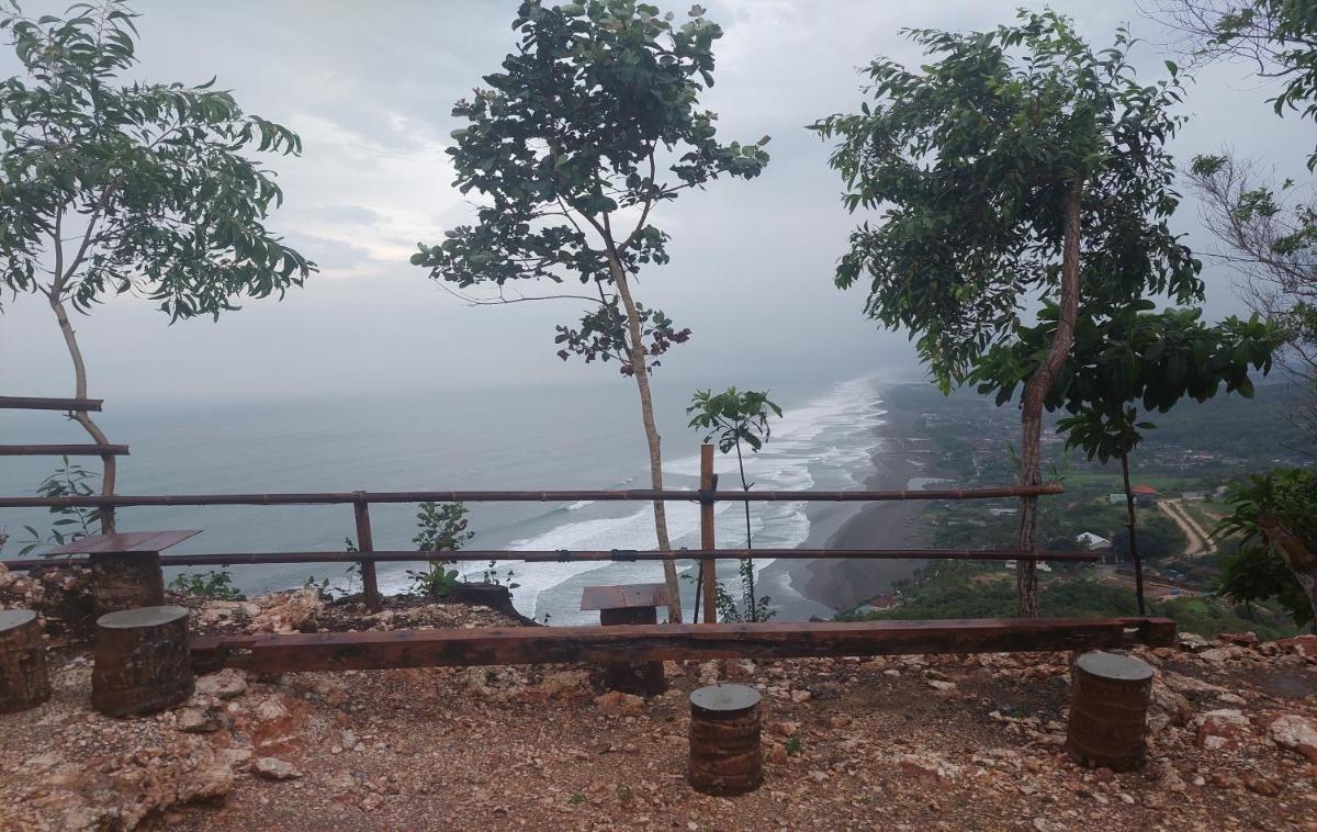BUKIT SHOKA TOP VIEW CAMP - Housity