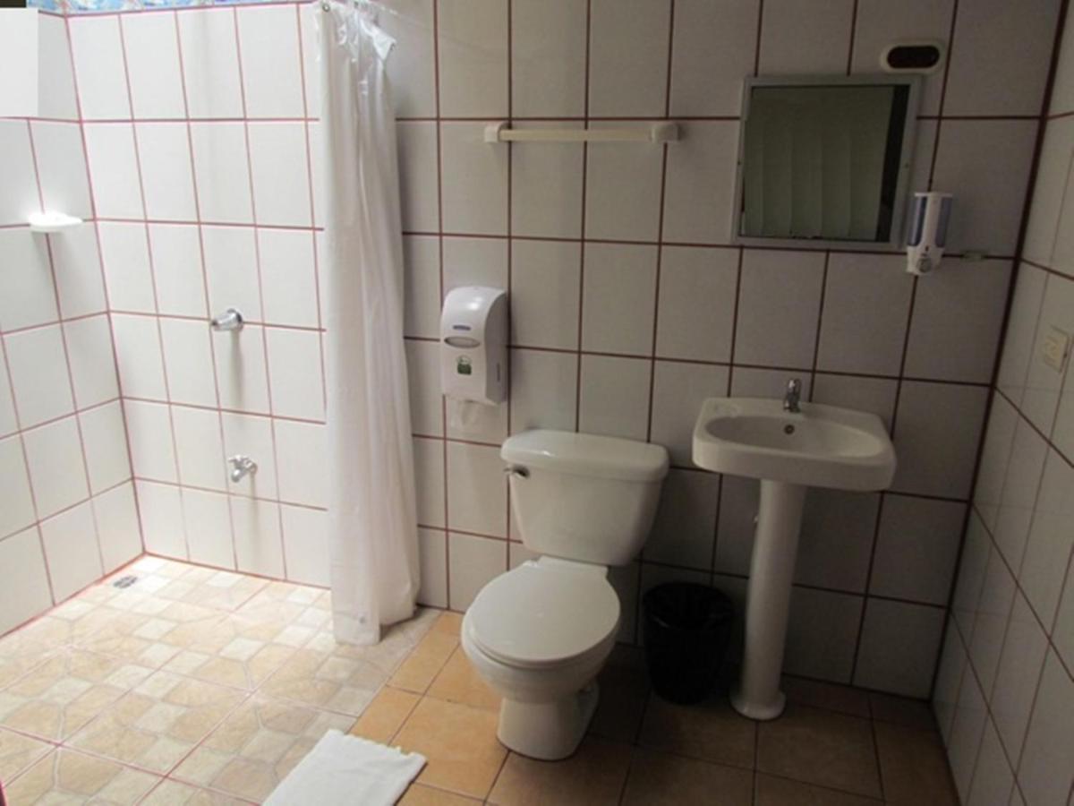 Hotel Vista al Tortuguero - Housity